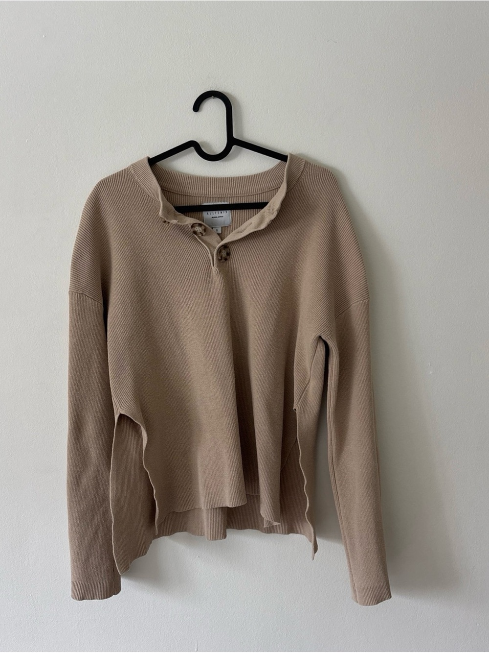 Aritzia Wilfred Free Beige Ribbed Henley Sweater